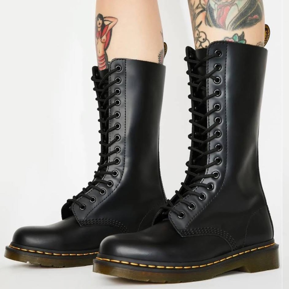 SIZE 6 DR. MARTENS 1914 SMOOTH LEATHER TALL BOOTS